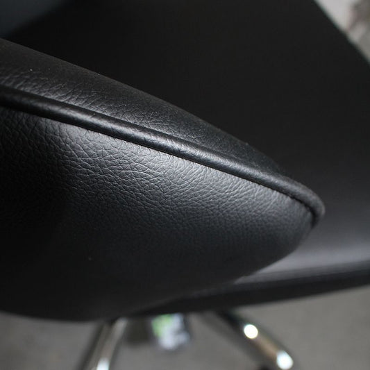 Silla de oficina negra sin brazo moderna silla de altura ajustable con ruedas