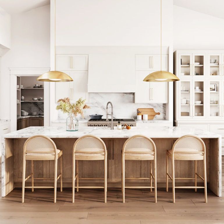 Sgabello da bar per vocuole in legno massiccio contemporaneo con poggiapiedi