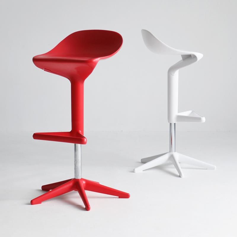 Sgabello da barretta di altezza regolabile scandinava