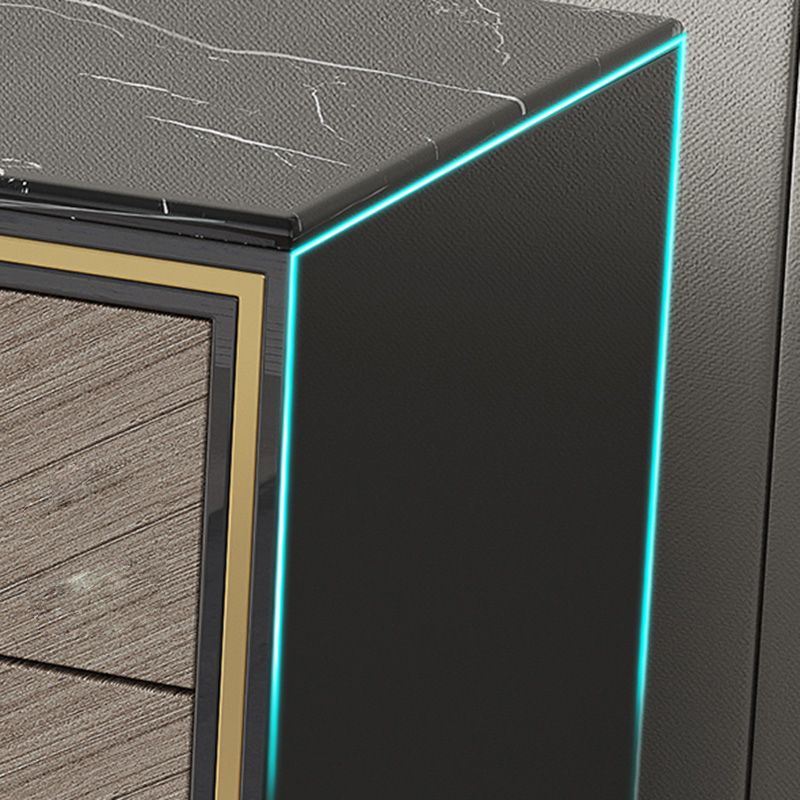 Scheda laterale Glam 4-Drawer Abbazzine nera a 2 porte con base di metallo