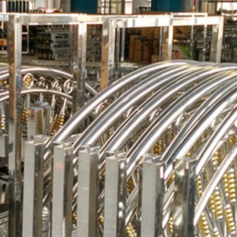 Zilveren metalen vouwbed gebogen open frame bed met hoofdeinde