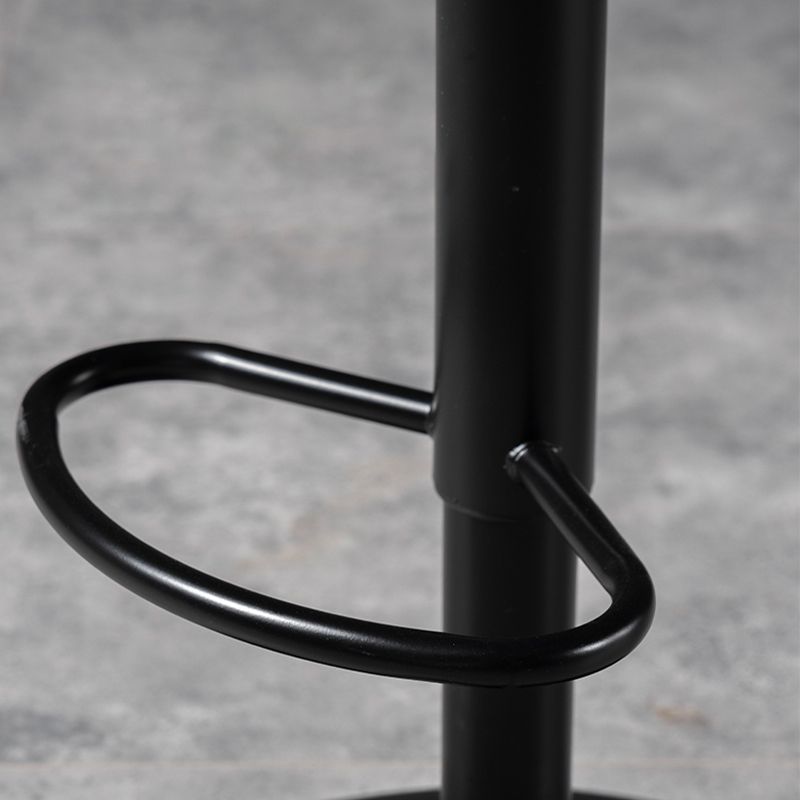 Scandinave Metal Barstool Adjustable PU Leather Barstools en finition mate pour intérieur