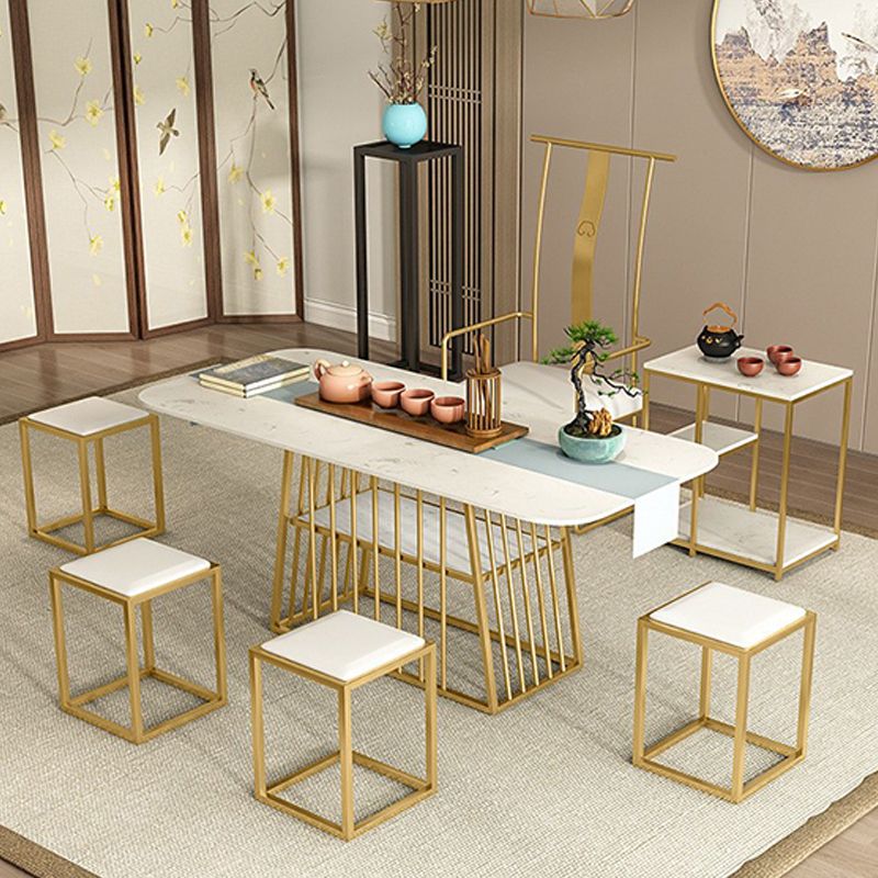 Table en métal et en pierre