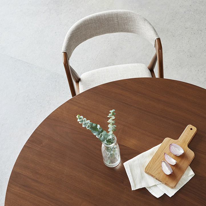 Contemporary Round Dining Table Pine Solid Wood Pedestal Table for Dining Room Kitchen Table Clearhalo ' dining_table' 'Dining Tables & Seating' 'Dining Tables' 'Furniture' 'furniture_dining_table' 'Kitchen & Dining Furniture' 'kitchen&dining_furn' 'kitchen' 'kitchen_dining_table' 3577969