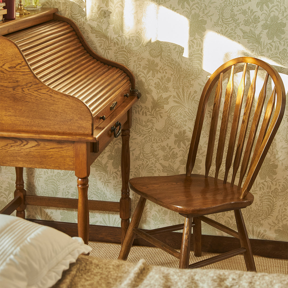 Traditional Style Dining Chair Solid Wood Windsor Back Side Chair for Home Clearhalo ' kitchen&dining_furn' 'Dining Chairs' 'Dining Tables & Seating' 'dining_chair' 'furn' 'furn_dining_chair' 'Furniture' 'furniture_dining_chair' 'Kitchen & Dining Furniture' 'kitchen' 3598044