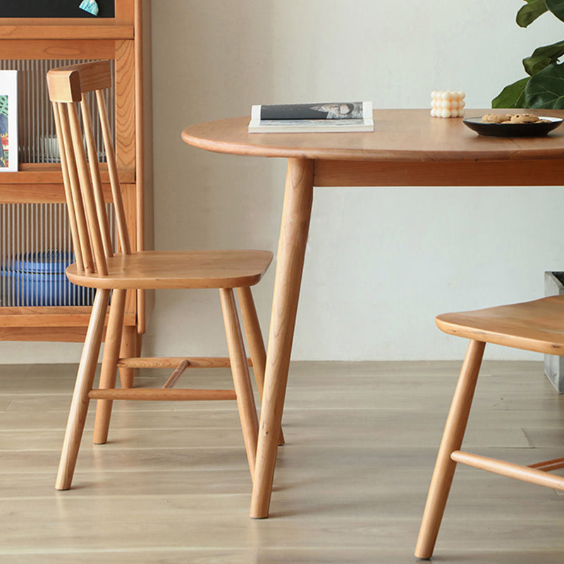 Round Pine Solid Wood Table Modern Dining Table with 4 Legs for Restaurant Clearhalo ' dining_table' 'Dining Tables & Seating' 'Dining Tables' 'furn' 'furn_dining_table' 'Furniture' 'furniture_dining_table' 'Kitchen & Dining Furniture' 'kitchen&dining_furn' 'kitchen' 'kitchen_dining_table' 3643144