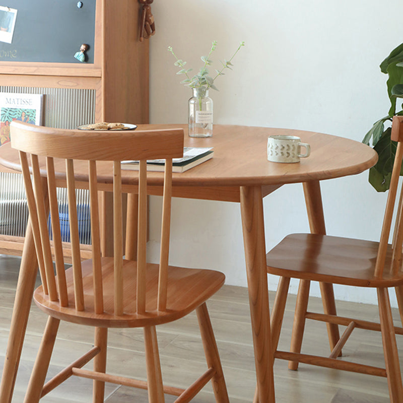 Round Pine Solid Wood Table Modern Dining Table with 4 Legs for Restaurant Clearhalo ' dining_table' 'Dining Tables & Seating' 'Dining Tables' 'furn' 'furn_dining_table' 'Furniture' 'furniture_dining_table' 'Kitchen & Dining Furniture' 'kitchen&dining_furn' 'kitchen' 'kitchen_dining_table' 3643147
