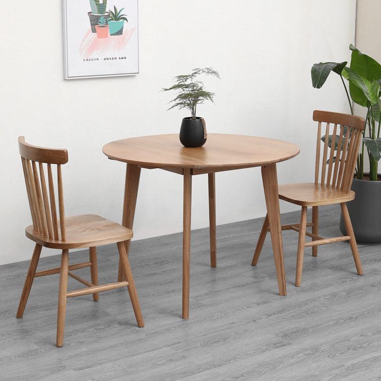 Contemporary Round Dining Table Oak Solid Wood Table with 4 Legs for Dining Room Clearhalo ' dining_table' 'Dining Tables & Seating' 'Dining Tables' 'Furniture' 'furniture_dining_table' 'Kitchen & Dining Furniture' 'kitchen&dining_furn' 'kitchen' 'kitchen_dining_table' 3649350