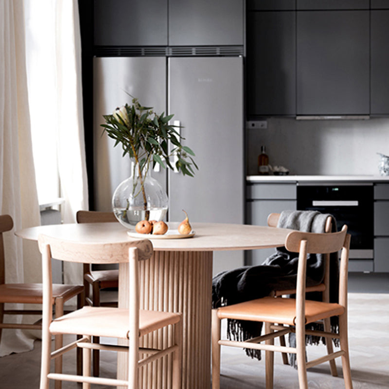 Contemporary Round Dining Table Ash Solid Wood Table with Pedestal Base for Home Kitchen Dinner Clearhalo ' dining_table' 'Dining Tables & Seating' 'Dining Tables' 'furn' 'furn_dining_table' 'Furniture' 'furniture_dining_table' 'Kitchen & Dining Furniture' 'kitchen&dining_furn' 'kitchen' 'kitchen_dining_table' 3662179