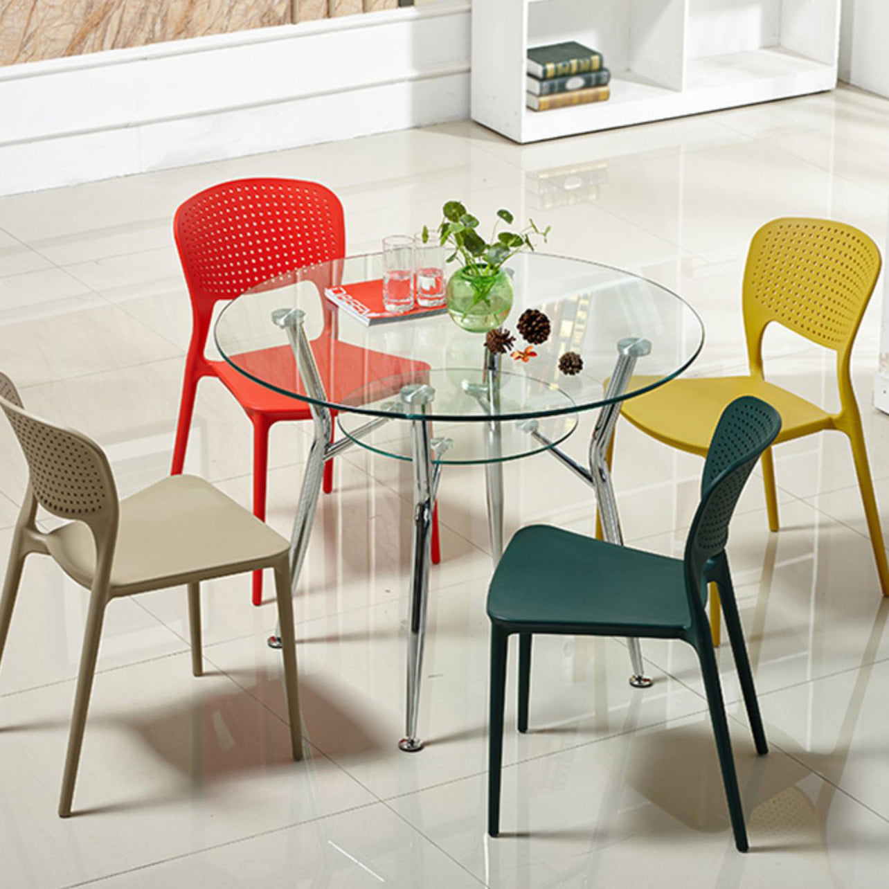 Modern Style Glass Kitchen Dining Table Clear Round Table with Metal Base for Home Clearhalo ' dining_table' 'Dining Tables & Seating' 'Dining Tables' 'furn' 'furn_dining_table' 'Furniture' 'furniture_dining_table' 'Kitchen & Dining Furniture' 'kitchen&dining_furn' 'kitchen' 'kitchen_dining_table' 3670679