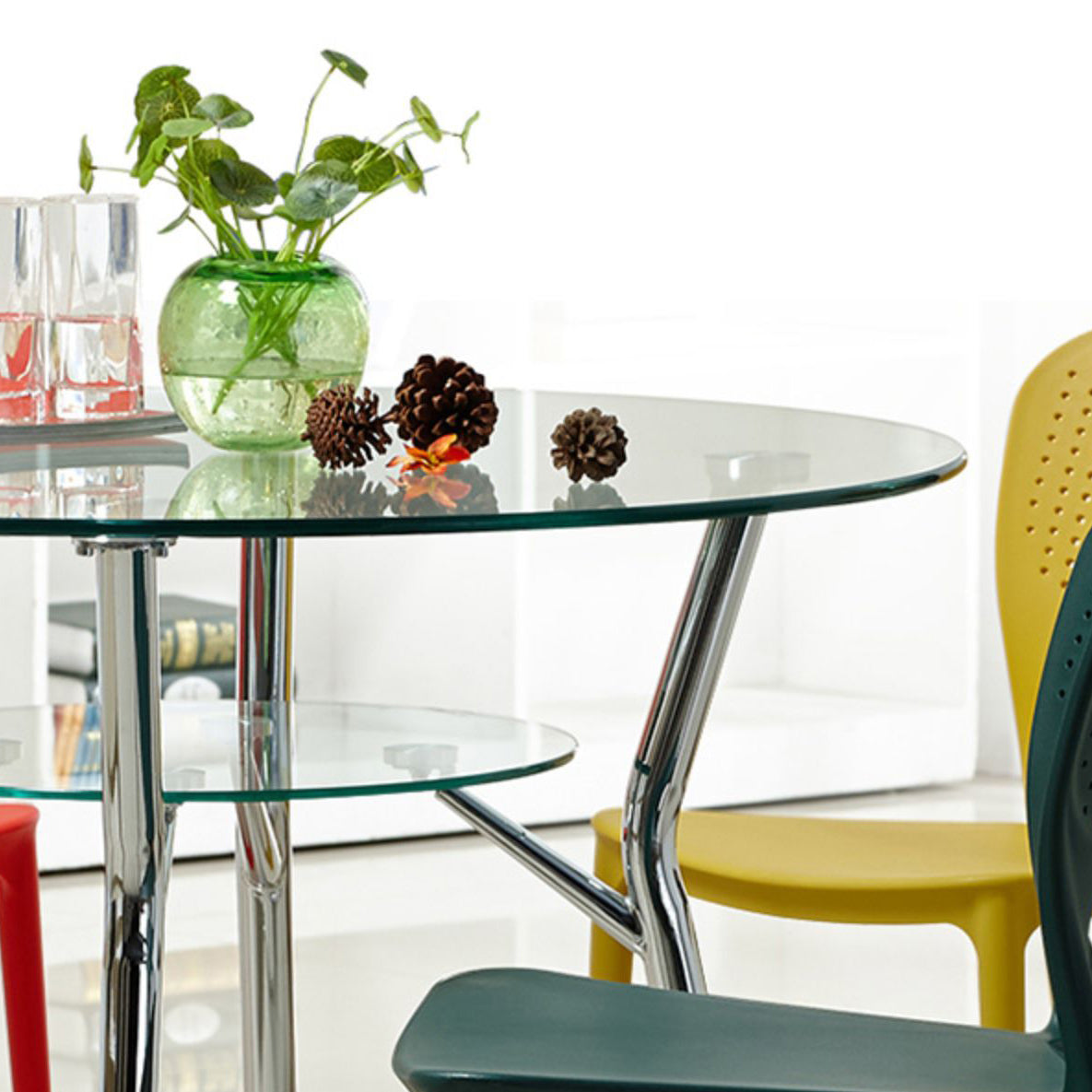 Modern Style Glass Kitchen Dining Table Clear Round Table with Metal Base for Home Clearhalo ' dining_table' 'Dining Tables & Seating' 'Dining Tables' 'furn' 'furn_dining_table' 'Furniture' 'furniture_dining_table' 'Kitchen & Dining Furniture' 'kitchen&dining_furn' 'kitchen' 'kitchen_dining_table' 3670686
