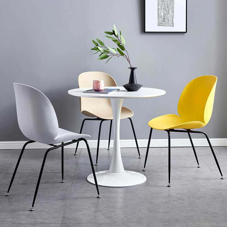 Round Modern Style Solid Wood Dining Table Dining Furniture with Tulip Base Clearhalo ' dining_table' 'Dining Tables & Seating' 'Dining Tables' 'furn' 'furn_dining_table' 'Furniture' 'furniture_dining_table' 'Kitchen & Dining Furniture' 'kitchen&dining_furn' 'kitchen' 'kitchen_dining_table' 3671010