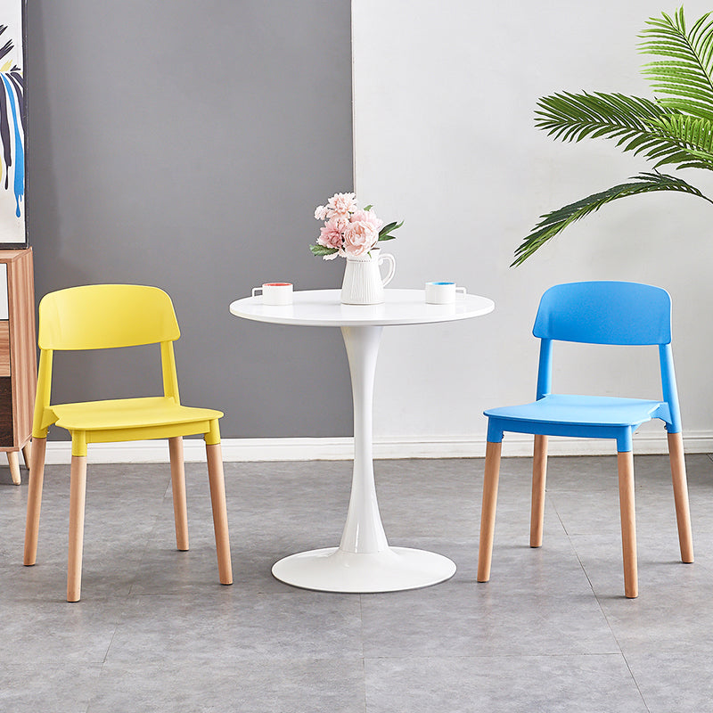 Modern Style Plastic Dining Chair Open Back Dining Side Chair for Kitchen Clearhalo ' kitchen&dining_furn' 'Dining Chairs' 'Dining Tables & Seating' 'dining_chair' 'furn' 'furn_dining_chair' 'Furniture' 'furniture_dining_chair' 'Kitchen & Dining Furniture' 'kitchen' 3703201