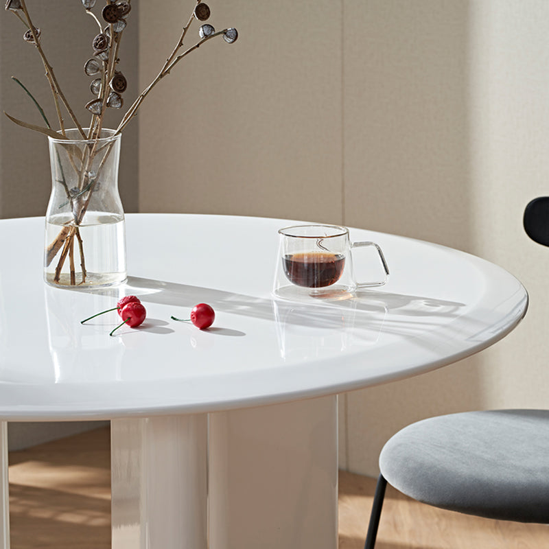 Minimalist White Kitchen Dining Table Solid Wood Round Shape Dining Table with 3 Legs Base Clearhalo ' dining_table' 'Dining Tables & Seating' 'Dining Tables' 'furn' 'furn_dining_table' 'Furniture' 'furniture_dining_table' 'Kitchen & Dining Furniture' 'kitchen&dining_furn' 'kitchen' 'kitchen_dining_table' 3704075
