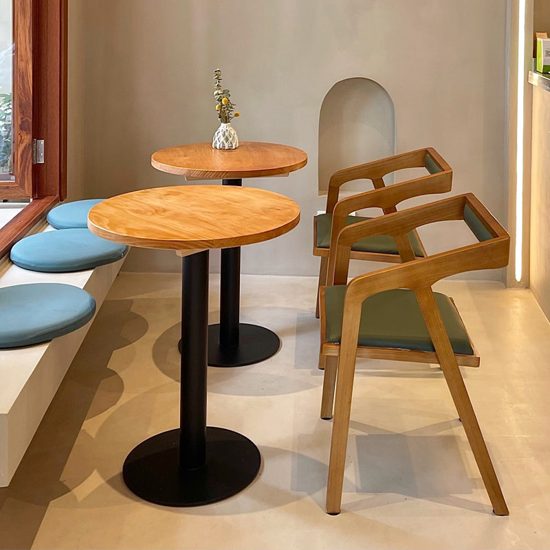 Round Casual Dining Table Wood Color Fixed Table of Pinewood Solid Wood Clearhalo ' dining_table' 'Dining Tables & Seating' 'Dining Tables' 'furn' 'furn_dining_table' 'Furniture' 'furniture_dining_table' 'Kitchen & Dining Furniture' 'kitchen&dining_furn' 'kitchen' 'kitchen_dining_table' 3704101
