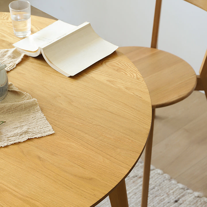 Round 4-foot Dining Table Oak Solid Wood Furniture for Dining Room Home Clearhalo ' dining_table' 'Dining Tables & Seating' 'Dining Tables' 'furn' 'furn_dining_table' 'Furniture' 'furniture_dining_table' 'Kitchen & Dining Furniture' 'kitchen&dining_furn' 'kitchen' 'kitchen_dining_table' 3704491