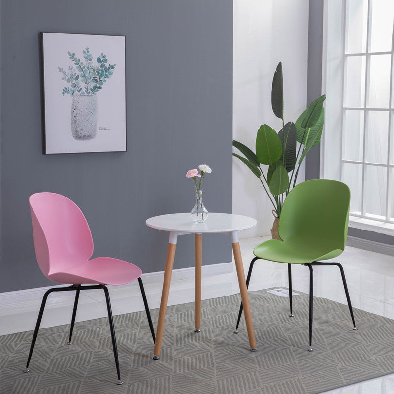 Home Scandinavian Side Chair Wingback Plastic Dining Room Chair with Black Legs Clearhalo ' kitchen&dining_furn' 'Dining Chairs' 'Dining Tables & Seating' 'dining_chair' 'furn' 'furn_dining_chair' 'Furniture' 'furniture_dining_chair' 'Kitchen & Dining Furniture' 'kitchen' 3724567