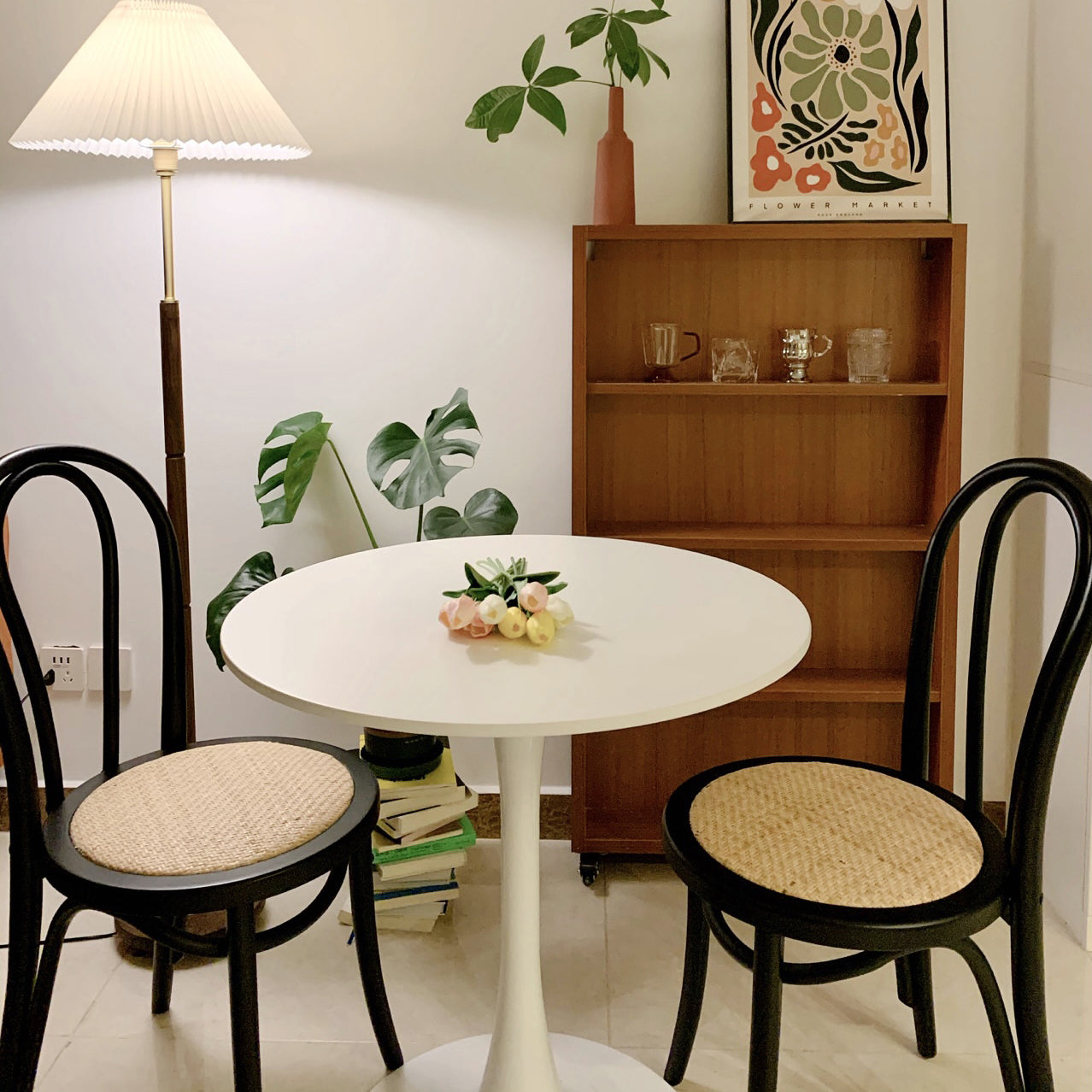 Contemporary Style Beech Wood Chairs Windsor Back Side Kitchen Dining Chair Clearhalo ' kitchen&dining_furn' 'Dining Chairs' 'Dining Tables & Seating' 'dining_chair' 'furn' 'furn_dining_chair' 'Furniture' 'furniture_dining_chair' 'Kitchen & Dining Furniture' 'kitchen' 3756219