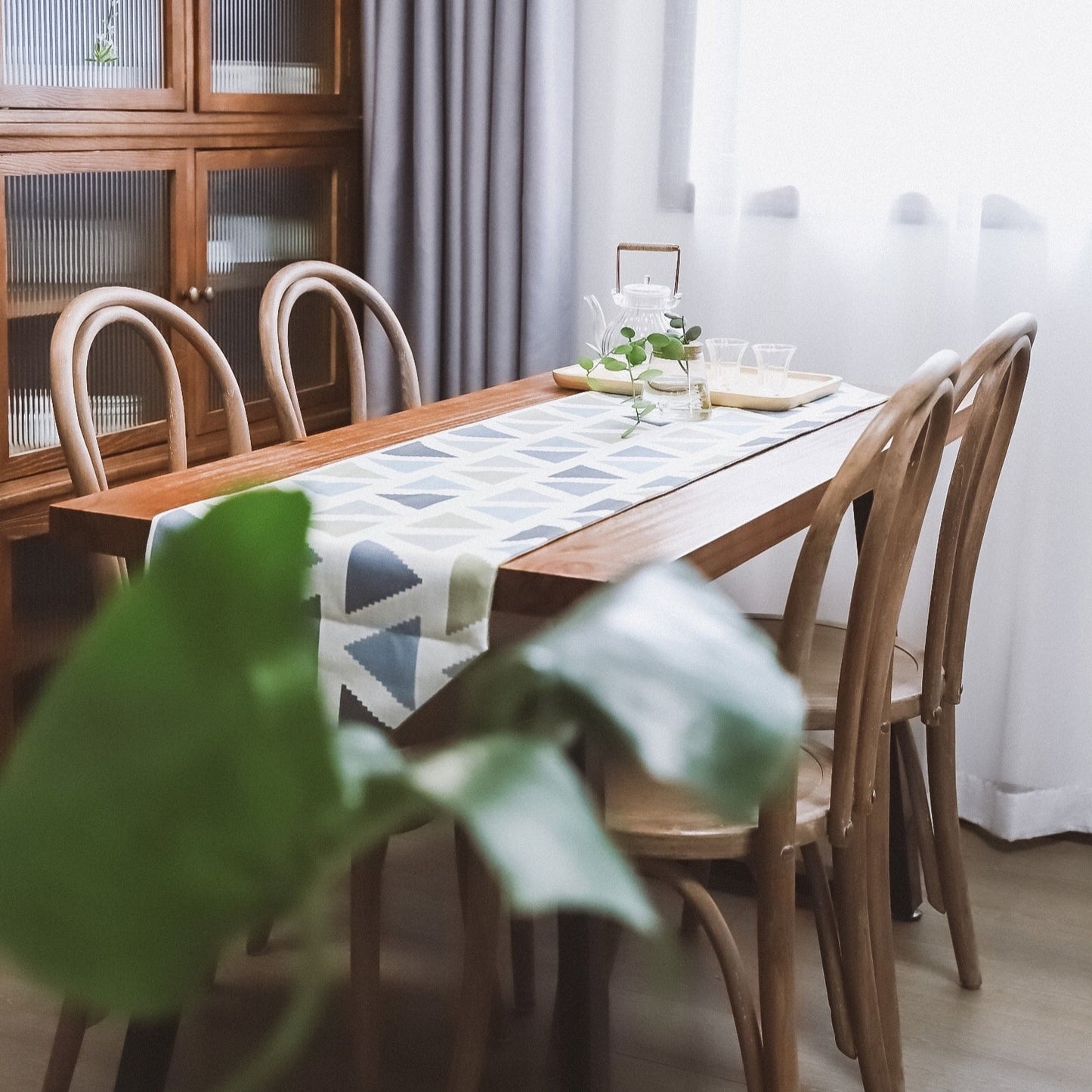 Contemporary Style Beech Wood Chairs Windsor Back Side Kitchen Dining Chair Clearhalo ' kitchen&dining_furn' 'Dining Chairs' 'Dining Tables & Seating' 'dining_chair' 'furn' 'furn_dining_chair' 'Furniture' 'furniture_dining_chair' 'Kitchen & Dining Furniture' 'kitchen' 3756222