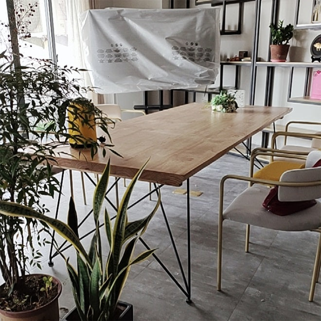 Rectangle Wood Color Dining Table Pine Solid Wood Table Glam with 4 Legs Clearhalo ' dining_table' 'Dining Tables & Seating' 'Dining Tables' 'furn' 'furn_dining_table' 'Furniture' 'furniture_dining_table' 'Kitchen & Dining Furniture' 'kitchen&dining_furn' 'kitchen' 'kitchen_dining_table' 3864358