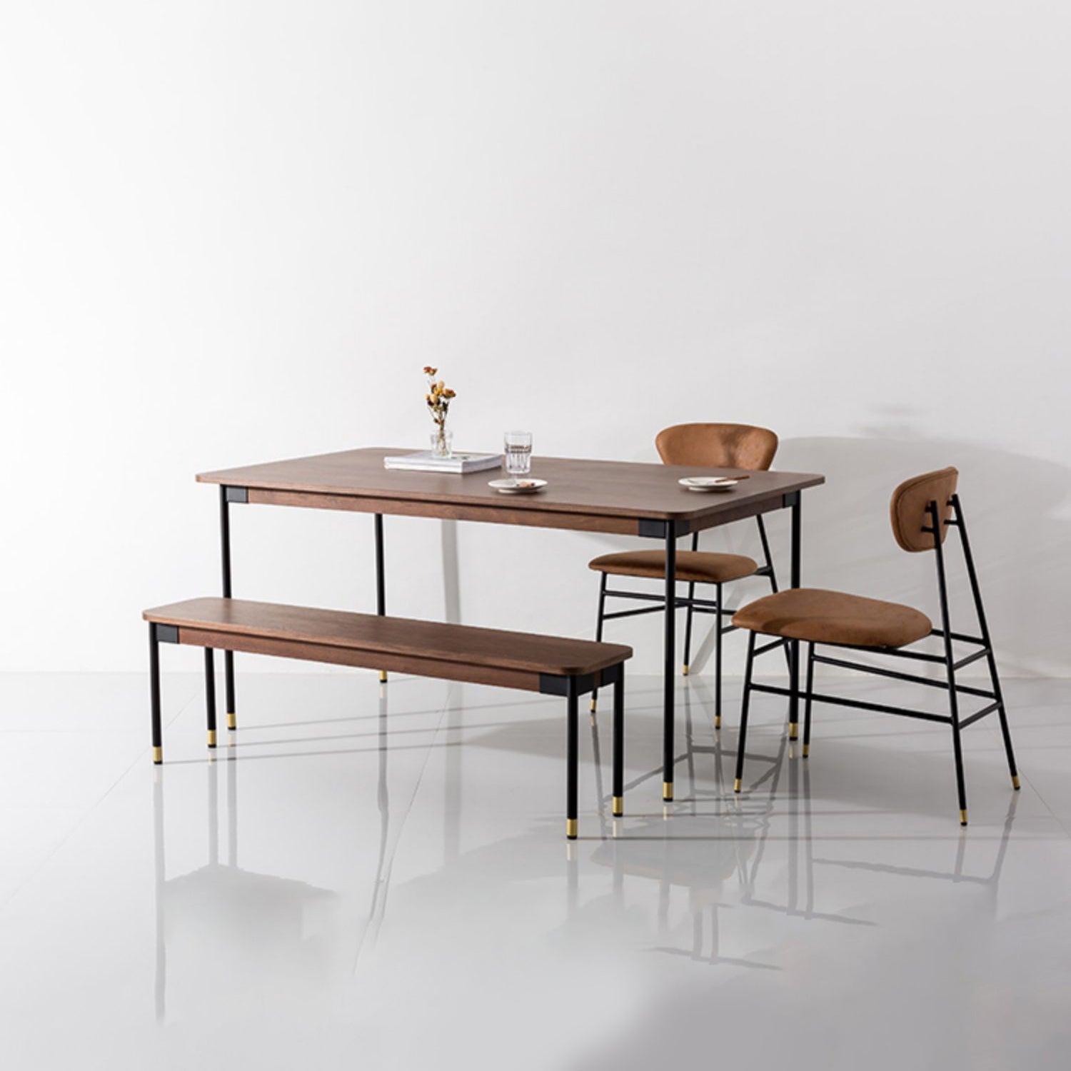 Rectangle Pine Solid Wood Table Luxury Dining Table in Brown with 4 Legs for Restaurant Clearhalo ' dining_table' 'Dining Tables & Seating' 'Dining Tables' 'furn' 'furn_dining_table' 'Furniture' 'furniture_dining_table' 'Kitchen & Dining Furniture' 'kitchen&dining_furn' 'kitchen' 'kitchen_dining_table' 3864665