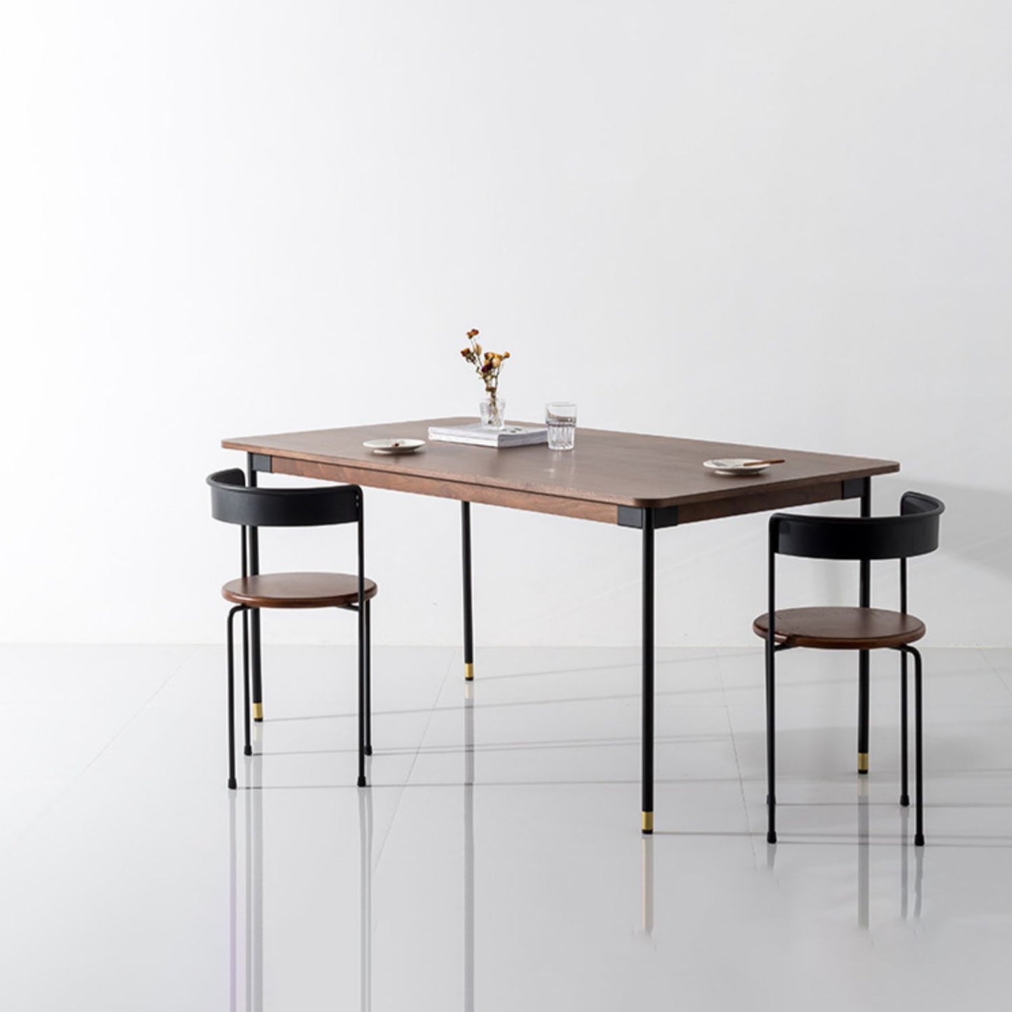 Rectangle Pine Solid Wood Table Luxury Dining Table in Brown with 4 Legs for Restaurant Clearhalo ' dining_table' 'Dining Tables & Seating' 'Dining Tables' 'furn' 'furn_dining_table' 'Furniture' 'furniture_dining_table' 'Kitchen & Dining Furniture' 'kitchen&dining_furn' 'kitchen' 'kitchen_dining_table' 3864667