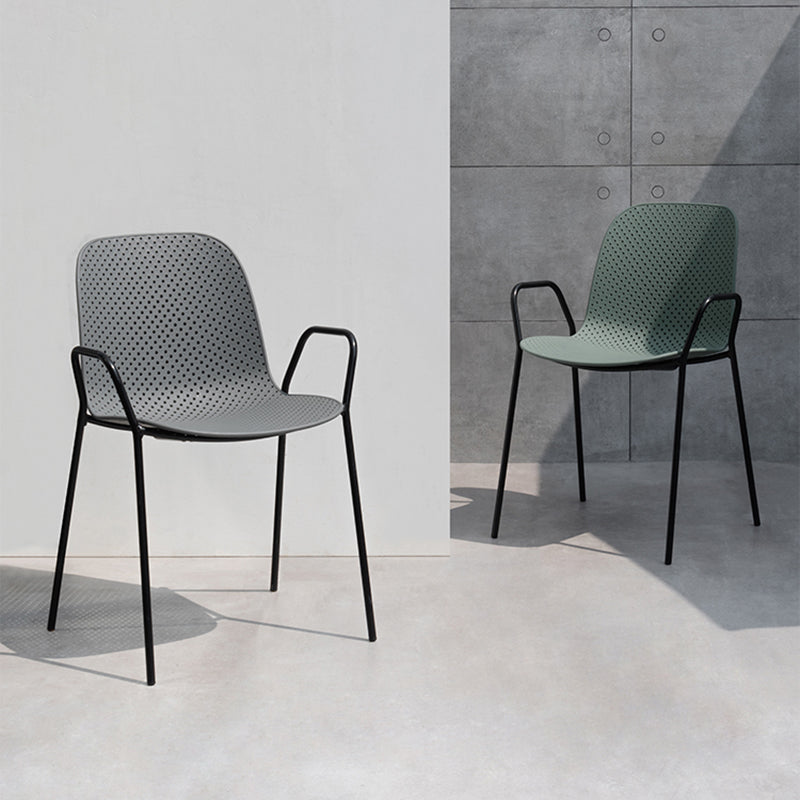 Scandinavian Style Plastic Dining Armchair Solid Back Dining Single Chair Clearhalo ' kitchen&dining_furn' 'Dining Chairs' 'Dining Tables & Seating' 'dining_chair' 'furn' 'furn_dining_chair' 'Furniture' 'furniture_dining_chair' 'Kitchen & Dining Furniture' 'kitchen' 3909976