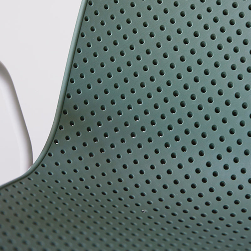 Industrial Style Kitchen Plastic Dining Chairs Dining Stackable Arm Chairs with Metal Legs Clearhalo ' kitchen&dining_furn' 'Dining Chairs' 'Dining Tables & Seating' 'dining_chair' 'furn' 'furn_dining_chair' 'Furniture' 'furniture_dining_chair' 'Kitchen & Dining Furniture' 'kitchen' 3999015