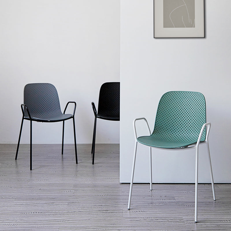 Industrial Style Kitchen Plastic Dining Chairs Dining Stackable Arm Chairs with Metal Legs Clearhalo ' kitchen&dining_furn' 'Dining Chairs' 'Dining Tables & Seating' 'dining_chair' 'furn' 'furn_dining_chair' 'Furniture' 'furniture_dining_chair' 'Kitchen & Dining Furniture' 'kitchen' 3999020