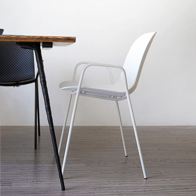 Industrial Style Kitchen Plastic Dining Chairs Dining Stackable Arm Chairs with Metal Legs Clearhalo ' kitchen&dining_furn' 'Dining Chairs' 'Dining Tables & Seating' 'dining_chair' 'furn' 'furn_dining_chair' 'Furniture' 'furniture_dining_chair' 'Kitchen & Dining Furniture' 'kitchen' 3999024