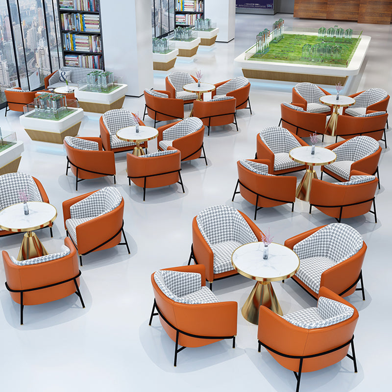Metal Traditional Luxury Round Table Marble Top Table for Kitchen Clearhalo ' dining_table' 'Dining Tables & Seating' 'Dining Tables' 'furn' 'furn_dining_table' 'Furniture' 'furniture_dining_table' 'Kitchen & Dining Furniture' 'kitchen&dining_furn' 'kitchen' 'kitchen_dining_table' 4020475