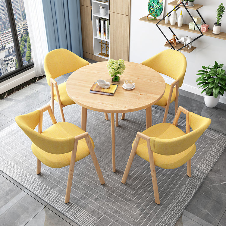 Minimalist Round Shape MDF Table Standard Dining Table for Kitchen Clearhalo ' dining_table' 'Dining Tables & Seating' 'Dining Tables' 'furn' 'furn_dining_table' 'Furniture' 'furniture_dining_table' 'Kitchen & Dining Furniture' 'kitchen&dining_furn' 'kitchen' 'kitchen_dining_table' 4061261