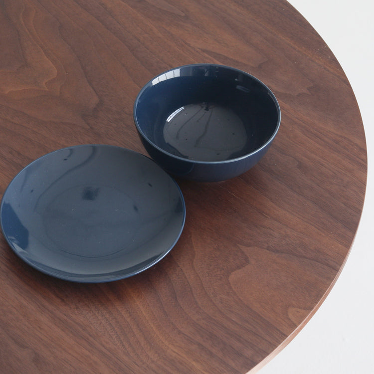 Round Solid Wood Dining Table Simplicity Dining Room Collection with Pedestal Base Clearhalo ' dining_table' 'Dining Tables & Seating' 'Dining Tables' 'furn' 'furn_dining_table' 'Furniture' 'furniture_dining_table' 'Kitchen & Dining Furniture' 'kitchen&dining_furn' 'kitchen' 'kitchen_dining_table' 4068267