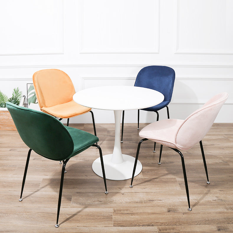Metal Contemporary Round Dining Table Tulip Base Table for Dining Room and Kitchen Clearhalo ' dining_table' 'Dining Tables & Seating' 'Dining Tables' 'furn' 'furn_dining_table' 'Furniture' 'furniture_dining_table' 'Kitchen & Dining Furniture' 'kitchen&dining_furn' 'kitchen' 'kitchen_dining_table' 4092408