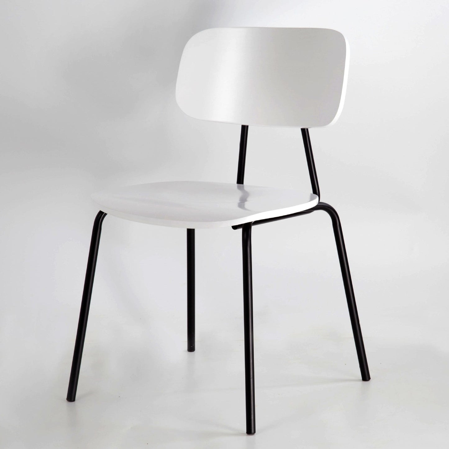 Industrial Metal Side Chair Open Back Stackable Dining Chair with Black Legs White 1 Piece Clearhalo ' kitchen&dining_furn' 'Dining Chairs' 'Dining Tables & Seating' 'dining_chair' 'furn' 'furn_dining_chair' 'Furniture' 'furniture_dining_chair' 'Kitchen & Dining Furniture' 'kitchen' 4104338