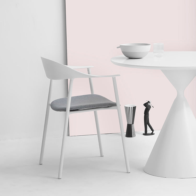 Matte Finish Scandinavian Dining Arm Chair Plastic Open Back Dining Chair Clearhalo ' kitchen&dining_furn' 'Dining Chairs' 'Dining Tables & Seating' 'dining_chair' 'furn' 'furn_dining_chair' 'Furniture' 'furniture_dining_chair' 'Kitchen & Dining Furniture' 'kitchen' 4130187