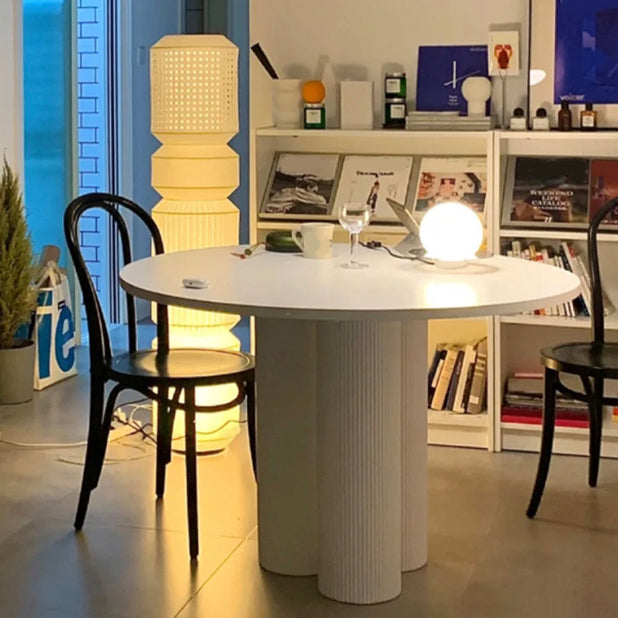 Round Dining Site Table Simple Style Solid Wood Table,35.4"L x 35.4"W x 29.5"H Clearhalo ' dining_table' 'Dining Tables & Seating' 'Dining Tables' 'furn' 'furn_dining_table' 'Furniture' 'furniture_dining_table' 'Kitchen & Dining Furniture' 'kitchen&dining_furn' 'kitchen' 'kitchen_dining_table' 4155648
