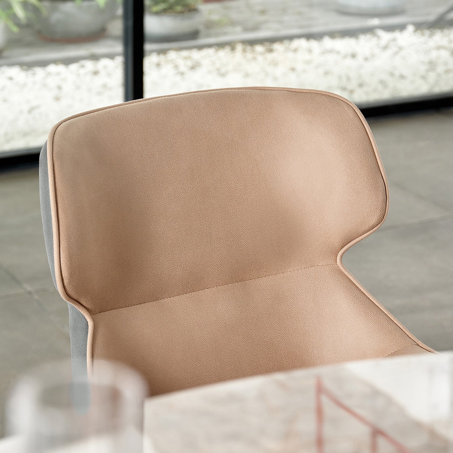 Contemporary Style Wingback Parsons Arm Chair Leather Dining Chairs for Home Use Clearhalo ' kitchen&dining_furn' 'Dining Chairs' 'Dining Tables & Seating' 'dining_chair' 'furn' 'furn_dining_chair' 'Furniture' 'furniture_dining_chair' 'Kitchen & Dining Furniture' 'kitchen' 4160517