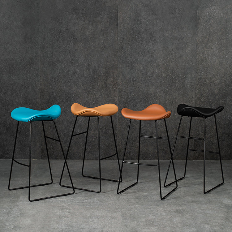 Black Iron Backless Quilted Barstool Industrial Indoor Tall Stool with Leather Seat Clearhalo 'Bar Furniture' 'Bar Stools' 'bar_stools' 'furniture_bar_stools' 'Kitchen & Dining Furniture' 'kitchen&dining_furn' 'kitchen' 'kitchen_furn' Furniture' 4182166