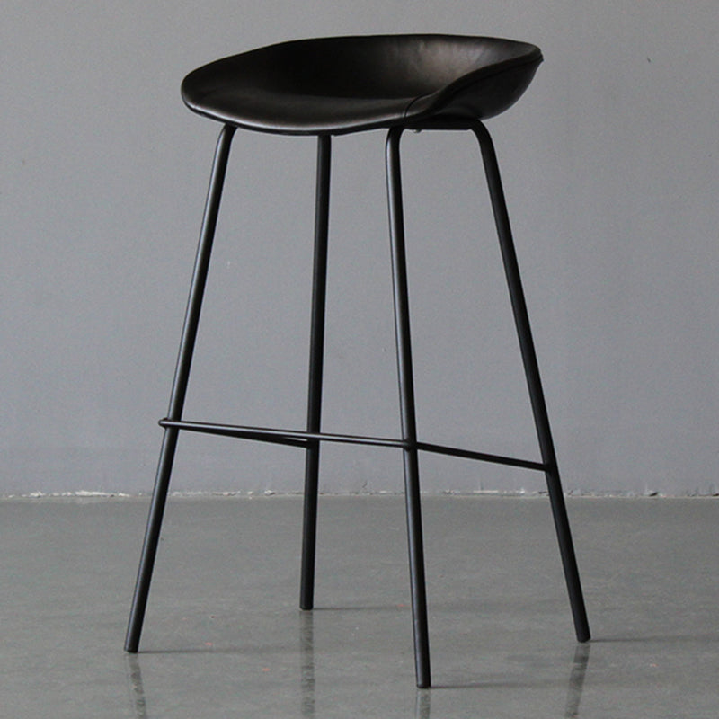 Industrial Leather Distressed Quilted Barstool Indoor Tall Stool with Bucket Seat Textured Black 1 Piece Clearhalo 'Bar Furniture' 'Bar Stools' 'bar_stools' 'furniture_bar_stools' 'Kitchen & Dining Furniture' 'kitchen&dining_furn' 'kitchen' 'kitchen_furn' Furniture' 4182287