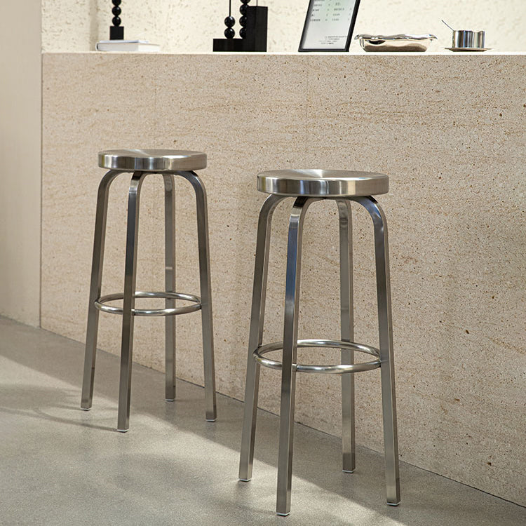 Silver Glossy Brushed Barstool Stainless Steel Outdoor Bar Stool with Round Seat 1 Piece Clearhalo 'Bar Furniture' 'Bar Stools' 'bar_stools' 'furniture_bar_stools' 'Kitchen & Dining Furniture' 'kitchen&dining_furn' 'kitchen' 'kitchen_furn' Furniture' 4182457