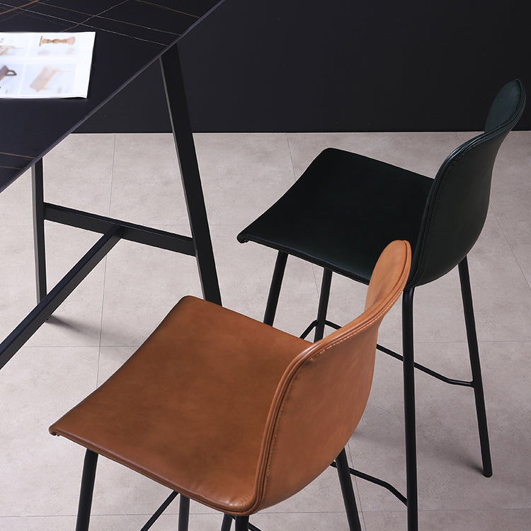 Industrial Black Metal Counter Stools Low Back Indoor Bar Stool with Bucket Seat Clearhalo 'Bar Furniture' 'Bar Stools' 'bar_stools' 'furniture_bar_stools' 'Kitchen & Dining Furniture' 'kitchen&dining_furn' 'kitchen' 'kitchen_furn' Furniture' 4183232