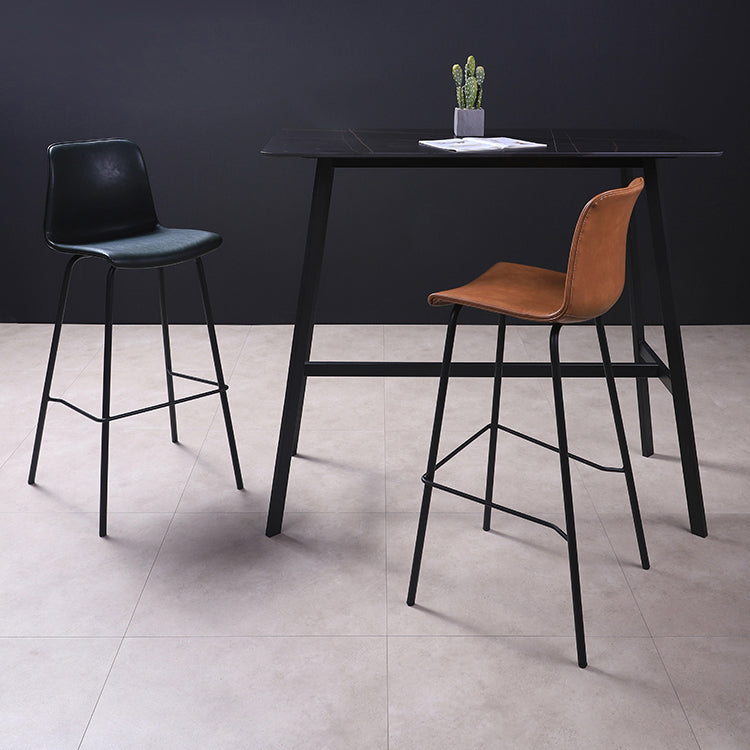 Industrial Black Metal Counter Stools Low Back Indoor Bar Stool with Bucket Seat Clearhalo 'Bar Furniture' 'Bar Stools' 'bar_stools' 'furniture_bar_stools' 'Kitchen & Dining Furniture' 'kitchen&dining_furn' 'kitchen' 'kitchen_furn' Furniture' 4183248