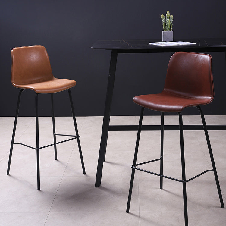 Industrial Black Metal Counter Stools Low Back Indoor Bar Stool with Bucket Seat Clearhalo 'Bar Furniture' 'Bar Stools' 'bar_stools' 'furniture_bar_stools' 'Kitchen & Dining Furniture' 'kitchen&dining_furn' 'kitchen' 'kitchen_furn' Furniture' 4183252