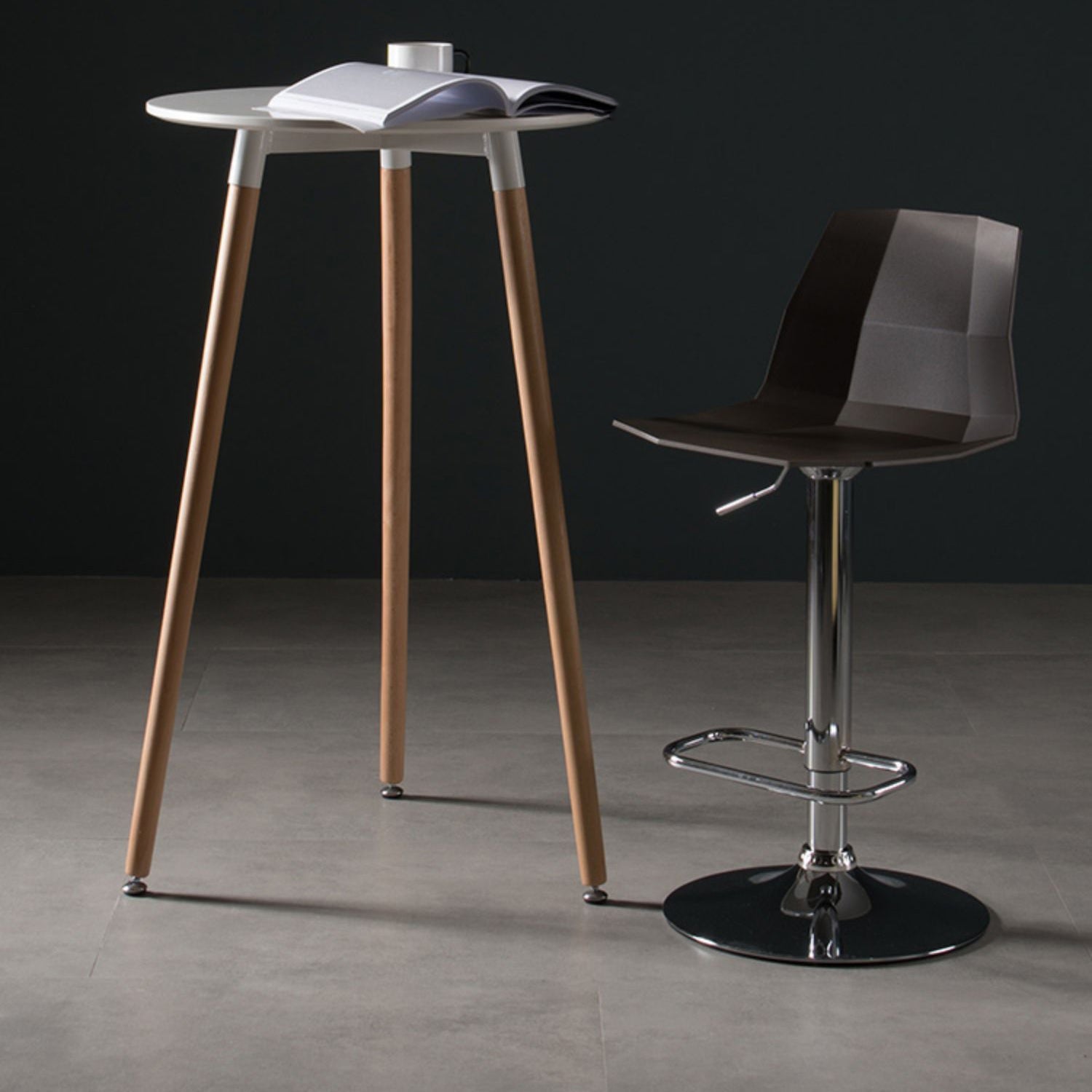 Modern Plastic Counter & Bar Stool Indoor Adjustable Height Footrest Stool Clearhalo 'Bar Furniture' 'Bar Stools' 'bar_stools' 'furniture_bar_stools' 'Kitchen & Dining Furniture' 'kitchen&dining_furn' 'kitchen' 'kitchen_furn' Furniture' 4183873