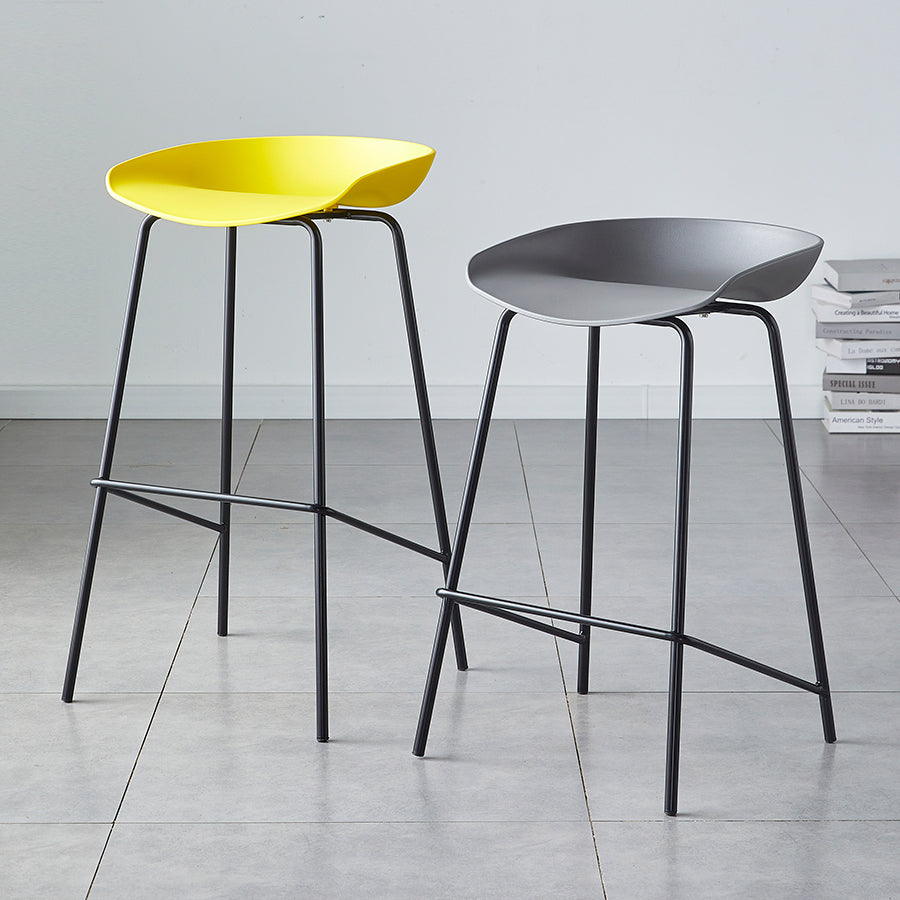 Modern Bar Stool Armless Plastic Indoor Barstool with Footrest Steel Base Clearhalo 'Bar Furniture' 'Bar Stools' 'bar_stools' 'furn' 'furn_bar_stools' 'furniture_bar_stools' 'Kitchen & Dining Furniture' 'kitchen&dining_furn' 'kitchen' 'kitchen_furn' Furniture' 4184034