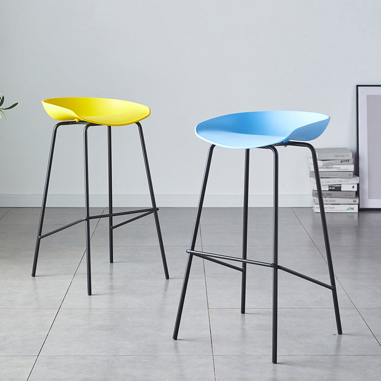 Modern Bar Stool Armless Plastic Indoor Barstool with Footrest Steel Base Clearhalo 'Bar Furniture' 'Bar Stools' 'bar_stools' 'furn' 'furn_bar_stools' 'furniture_bar_stools' 'Kitchen & Dining Furniture' 'kitchen&dining_furn' 'kitchen' 'kitchen_furn' Furniture' 4184045