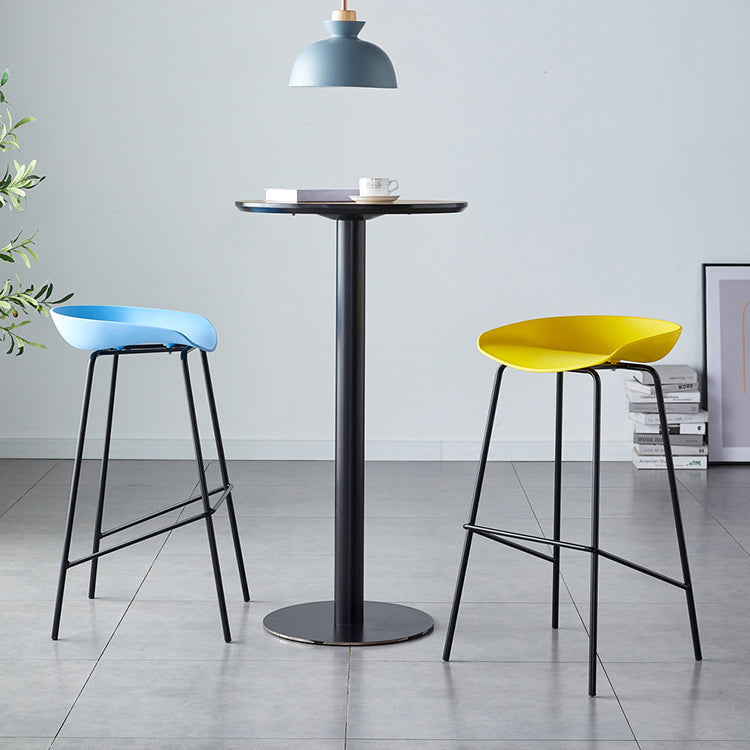 Modern Bar Stool Armless Plastic Indoor Barstool with Footrest Steel Base Clearhalo 'Bar Furniture' 'Bar Stools' 'bar_stools' 'furn' 'furn_bar_stools' 'furniture_bar_stools' 'Kitchen & Dining Furniture' 'kitchen&dining_furn' 'kitchen' 'kitchen_furn' Furniture' 4184052
