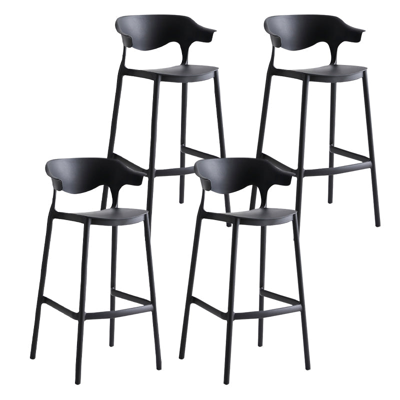 29-inch Modern Counter Bar Stool Armed Plastic Indoor Bar Stool with Footrest Black 4 Piece Set Clearhalo 'Bar Furniture' 'Bar Stools' 'bar_stools' 'furn' 'furn_bar_stools' 'furniture_bar_stools' 'Kitchen & Dining Furniture' 'kitchen&dining_furn' 'kitchen' 'kitchen_furn' Furniture' 4184515