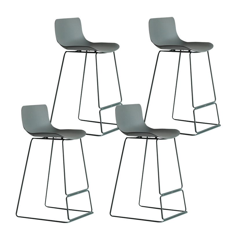 Bucket Footrest Bar & Counter Stool Indoor Plastic Modern Counter Bar Stool Green 4 Piece Set Counter Stool (24"H) Clearhalo 'Bar Furniture' 'Bar Stools' 'bar_stools' 'furn' 'furn_bar_stools' 'furniture_bar_stools' 'Kitchen & Dining Furniture' 'kitchen&dining_furn' 'kitchen' 'kitchen_furn' Furniture' 4184589